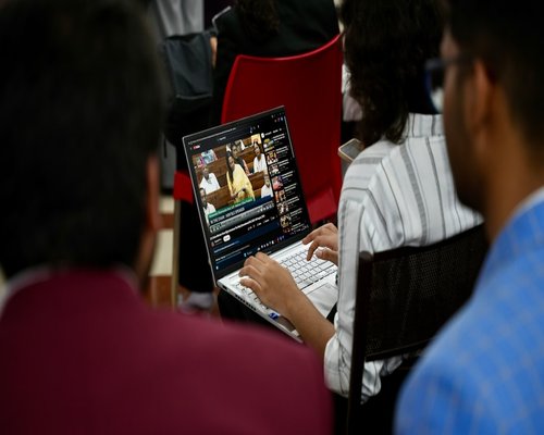 people learning together about digital wellbeing